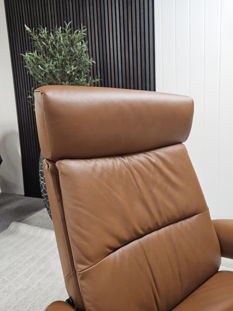 Stressless® Tokyo Star lenestol med krakk