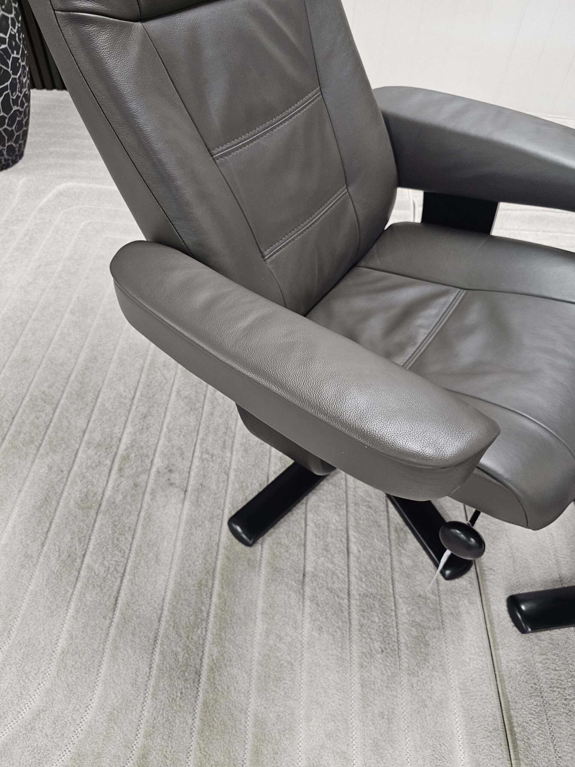 IMG Nordic lenestol med krakk - Bilde 9