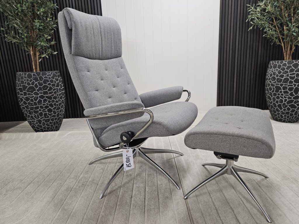 Stressless® Metro lenestol med krakk