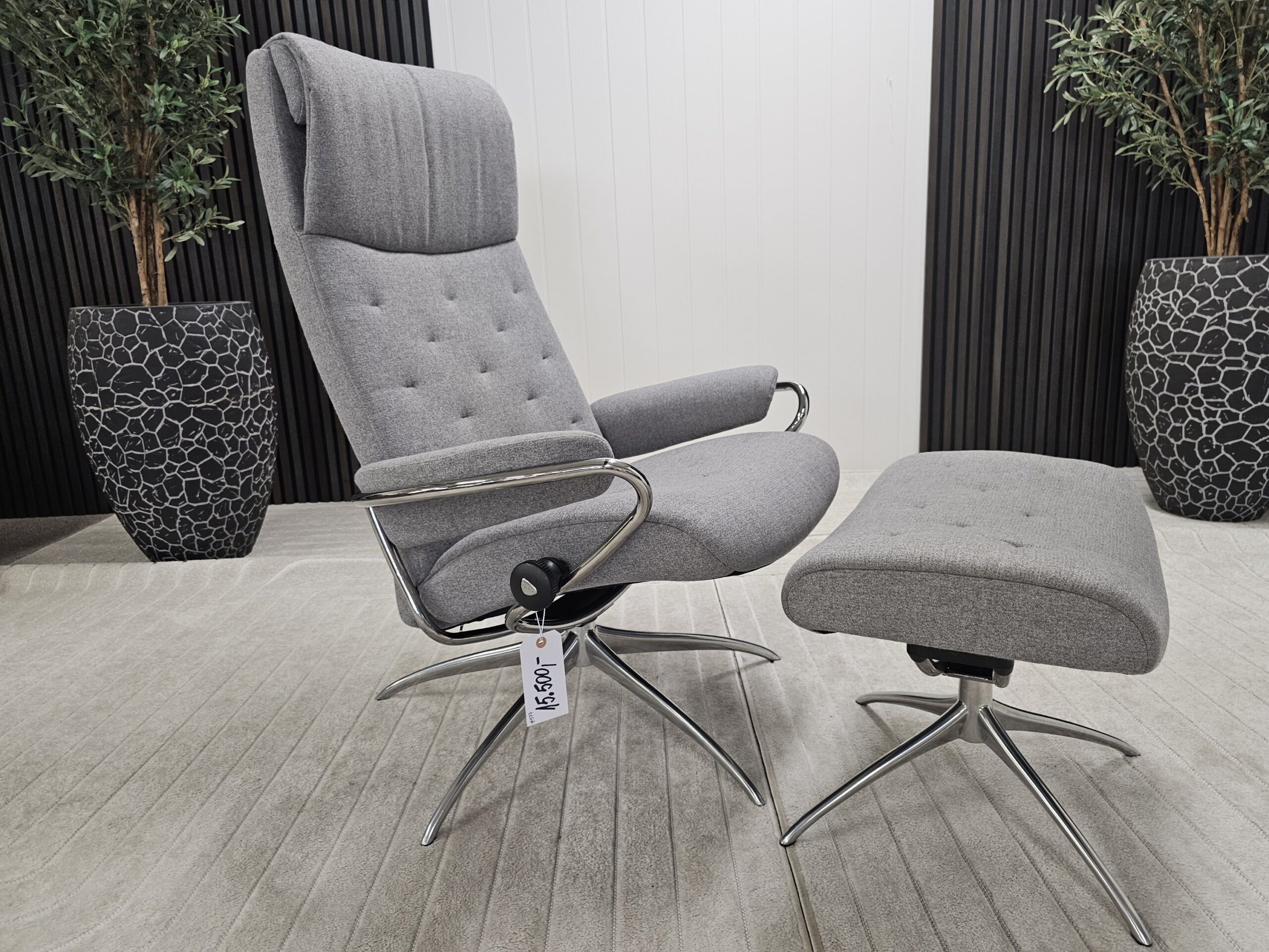 Stressless® Metro lenestol med krakk - Bilde 1