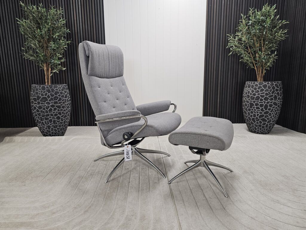 Stressless® Metro lenestol med krakk