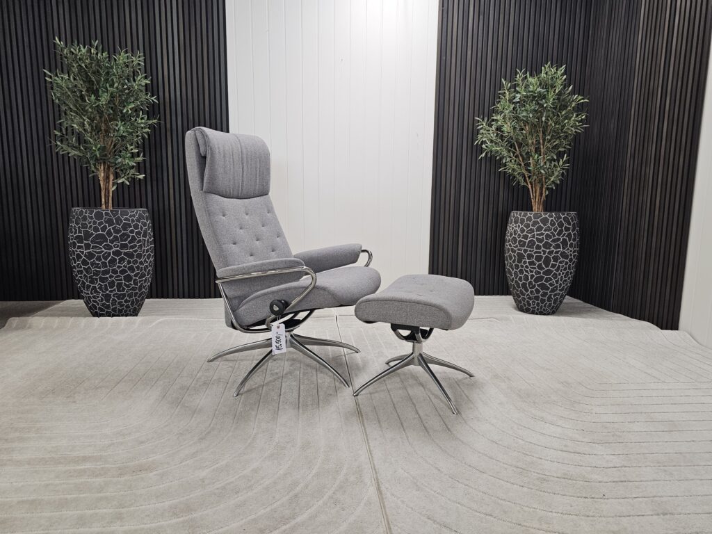 Stressless® Metro lenestol med krakk