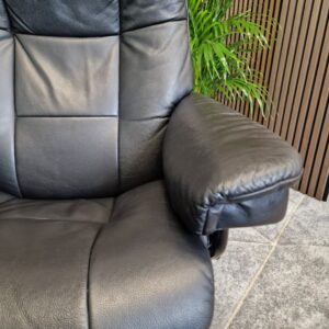 2 stk Stressless Mayfair lenestoler med krakk-SOLGT - Bilde 9