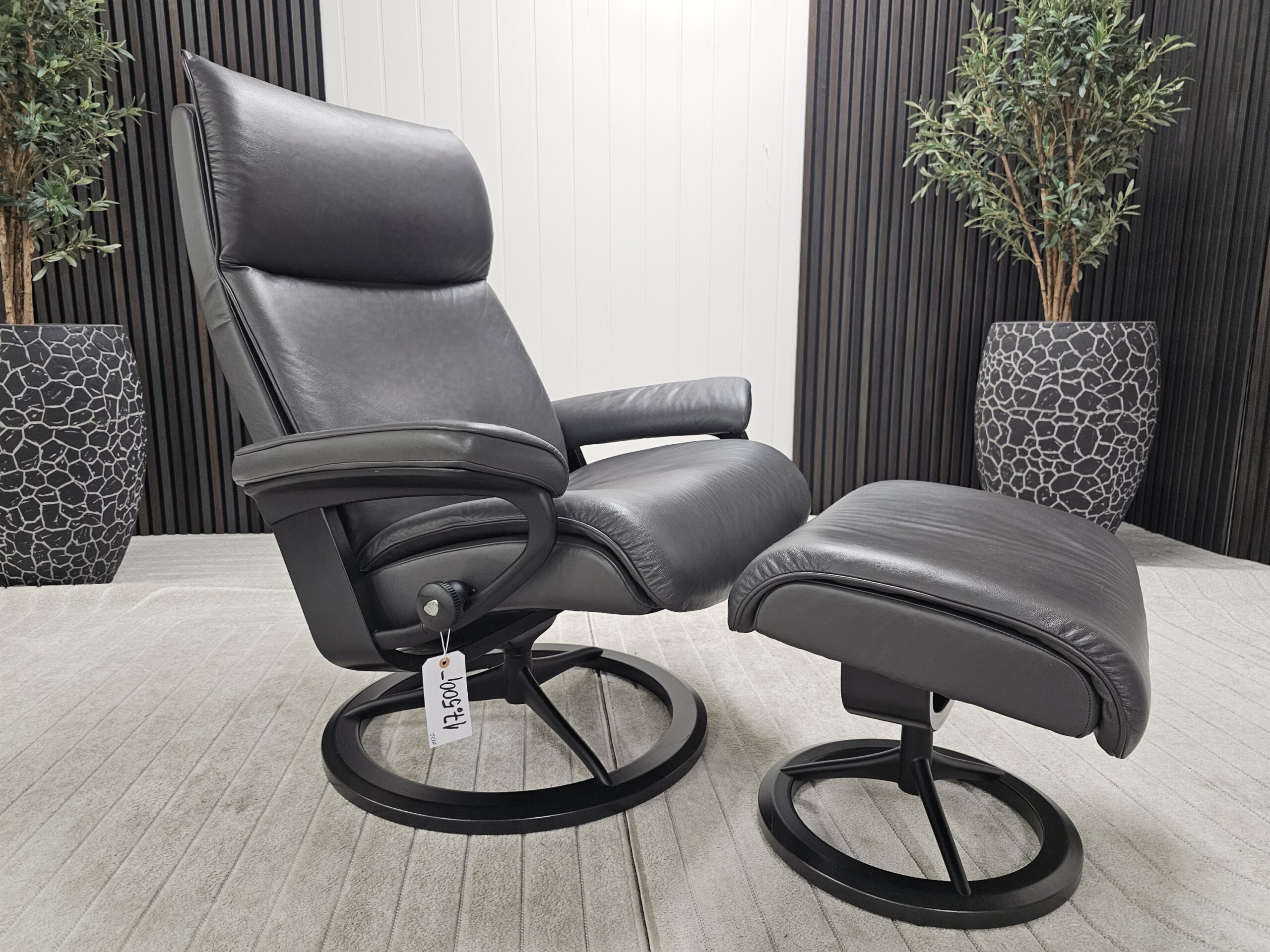 Stressless® Aura Signature lenestol med krakk - Bilde 1