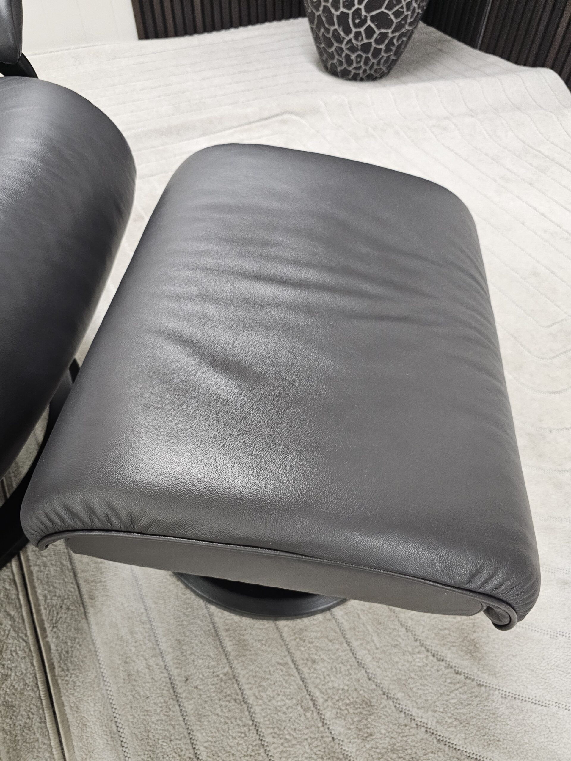 Stressless® Aura Signature lenestol med krakk - Bilde 13