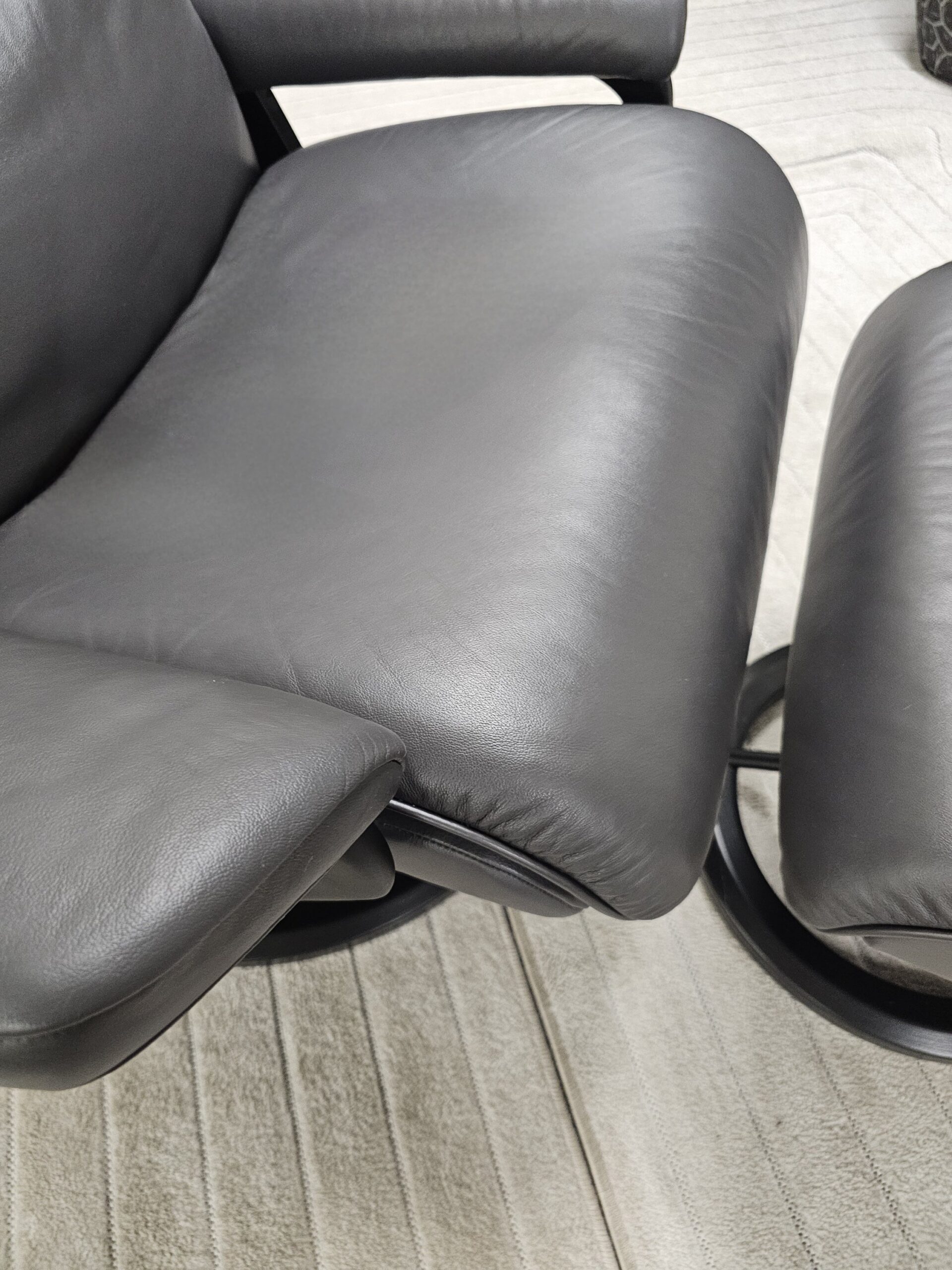Stressless® Aura Signature lenestol med krakk - Bilde 6