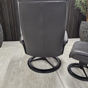 Stressless® Aura Signature lenestol med krakk - Bilde 12