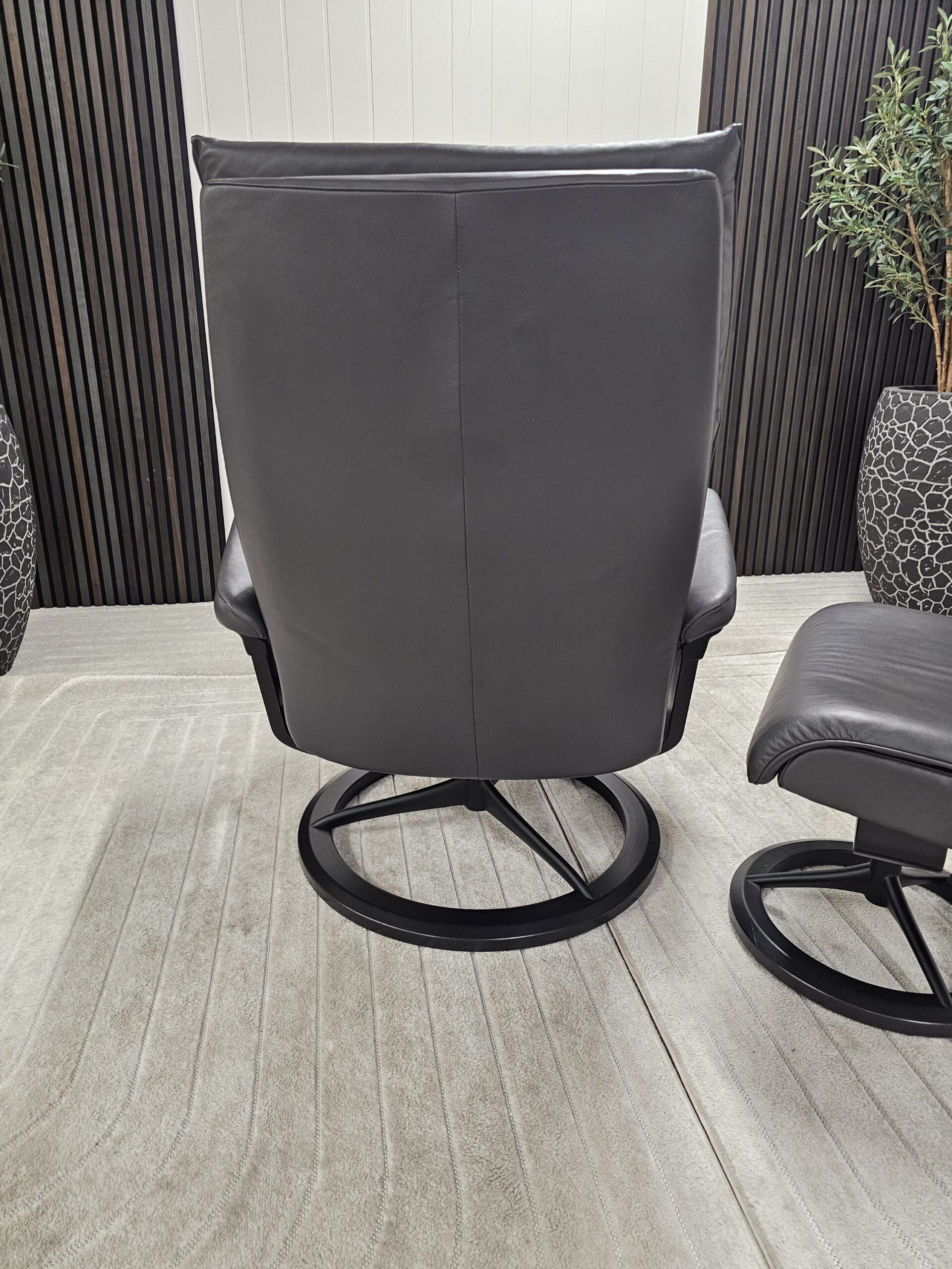 Stressless® Aura Signature lenestol med krakk - Bilde 12