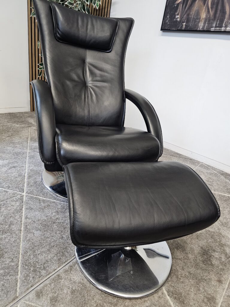 Brunstad Delta Motion lenestol med krakk