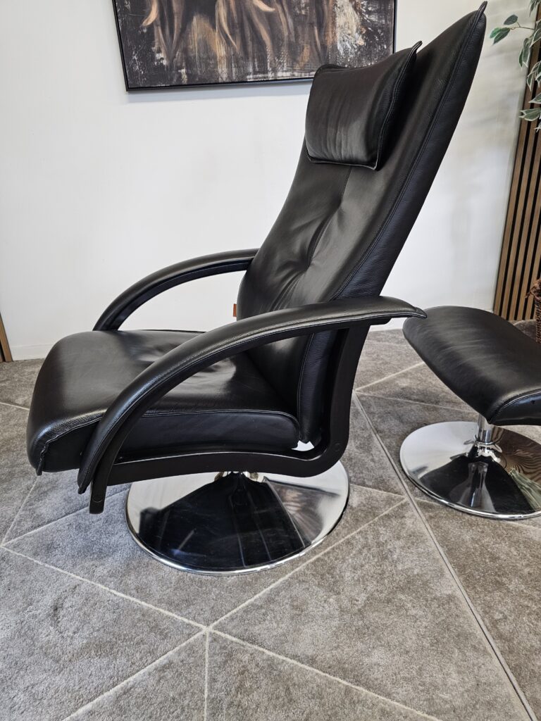 Brunstad Delta Motion lenestol med krakk
