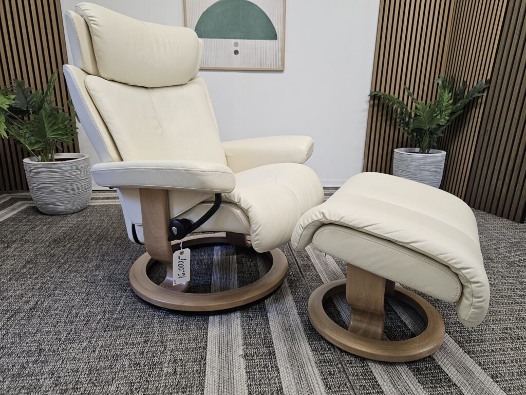 Stressless® Magic lenestol med krakk