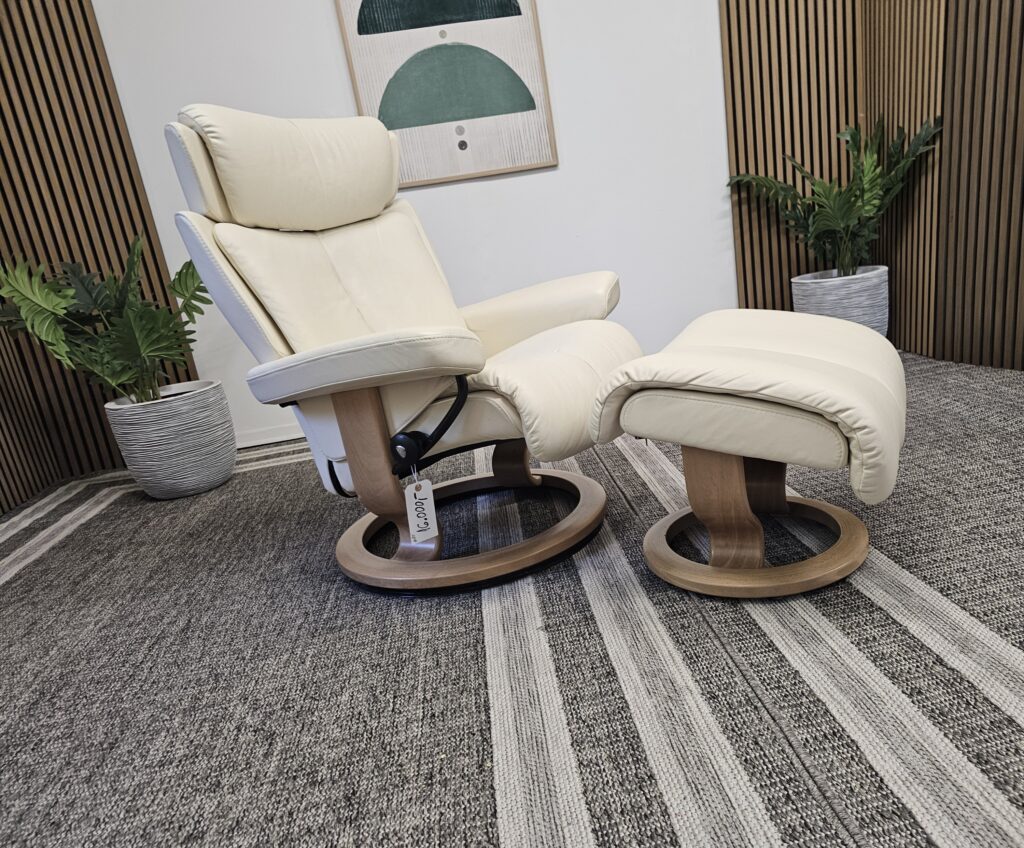 Stressless® Magic lenestol med krakk