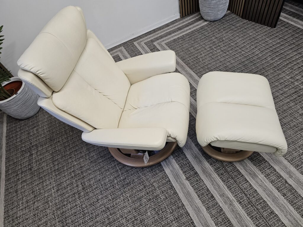 Stressless® Magic lenestol med krakk