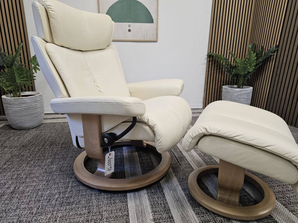 Stressless® Magic lenestol med krakk