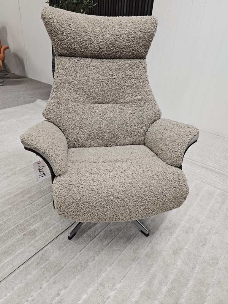 Conform Air lenestol i fåreskinn