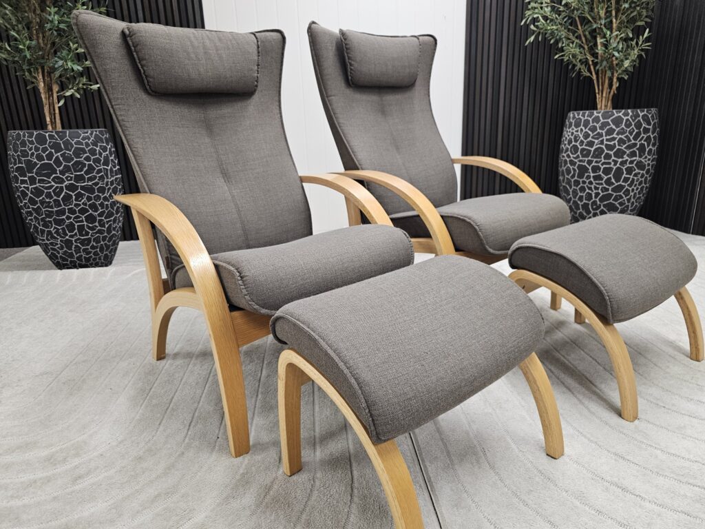 2 stk Brunstad Delta Adventure lenestoler med krakk