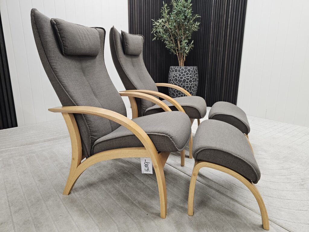 2 stk Brunstad Delta Adventure lenestoler med krakk