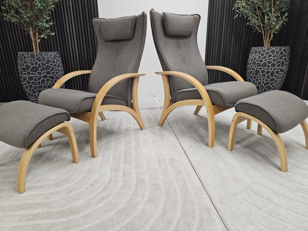 2 stk Brunstad Delta Adventure lenestoler med krakk