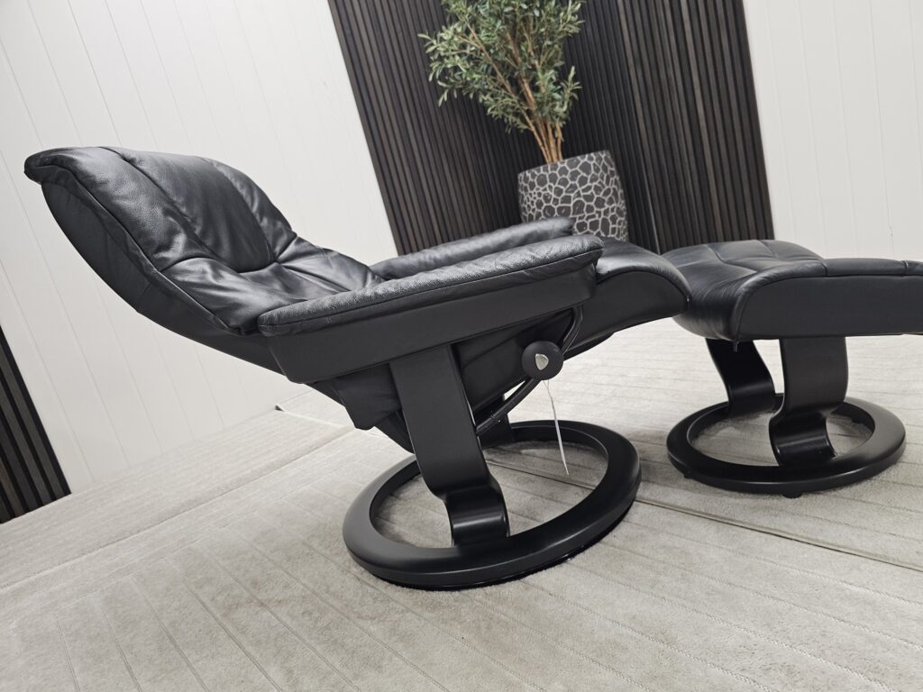 Stressless® Mayfair lenestol med krakk