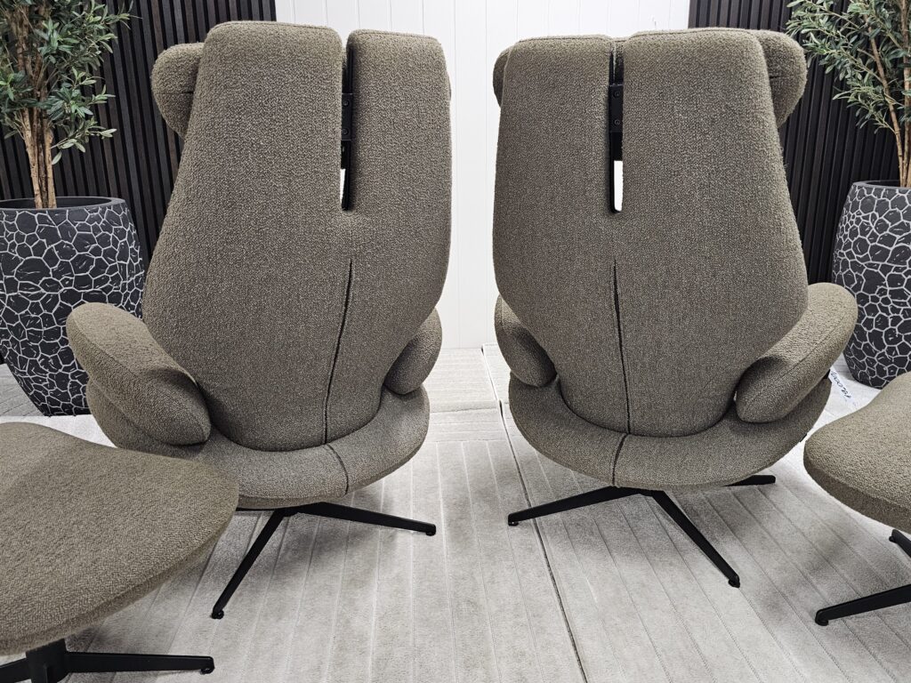 2 stk. Brunstad Split lenestoler med 2 krakker