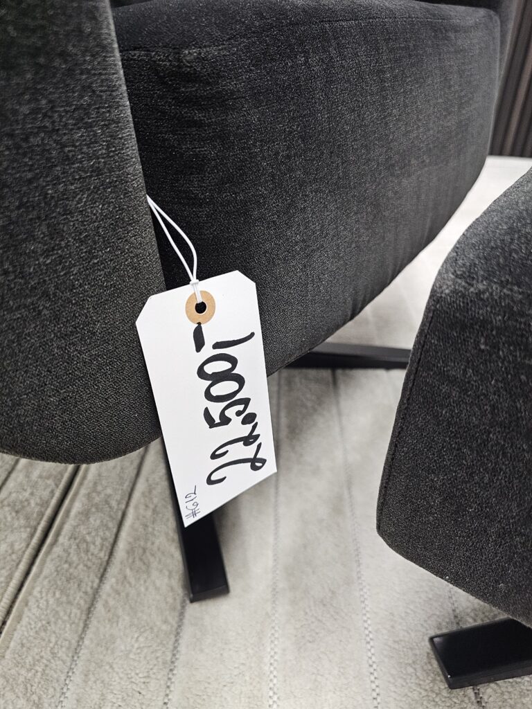 Slettvoll Echo lenestol med krakk