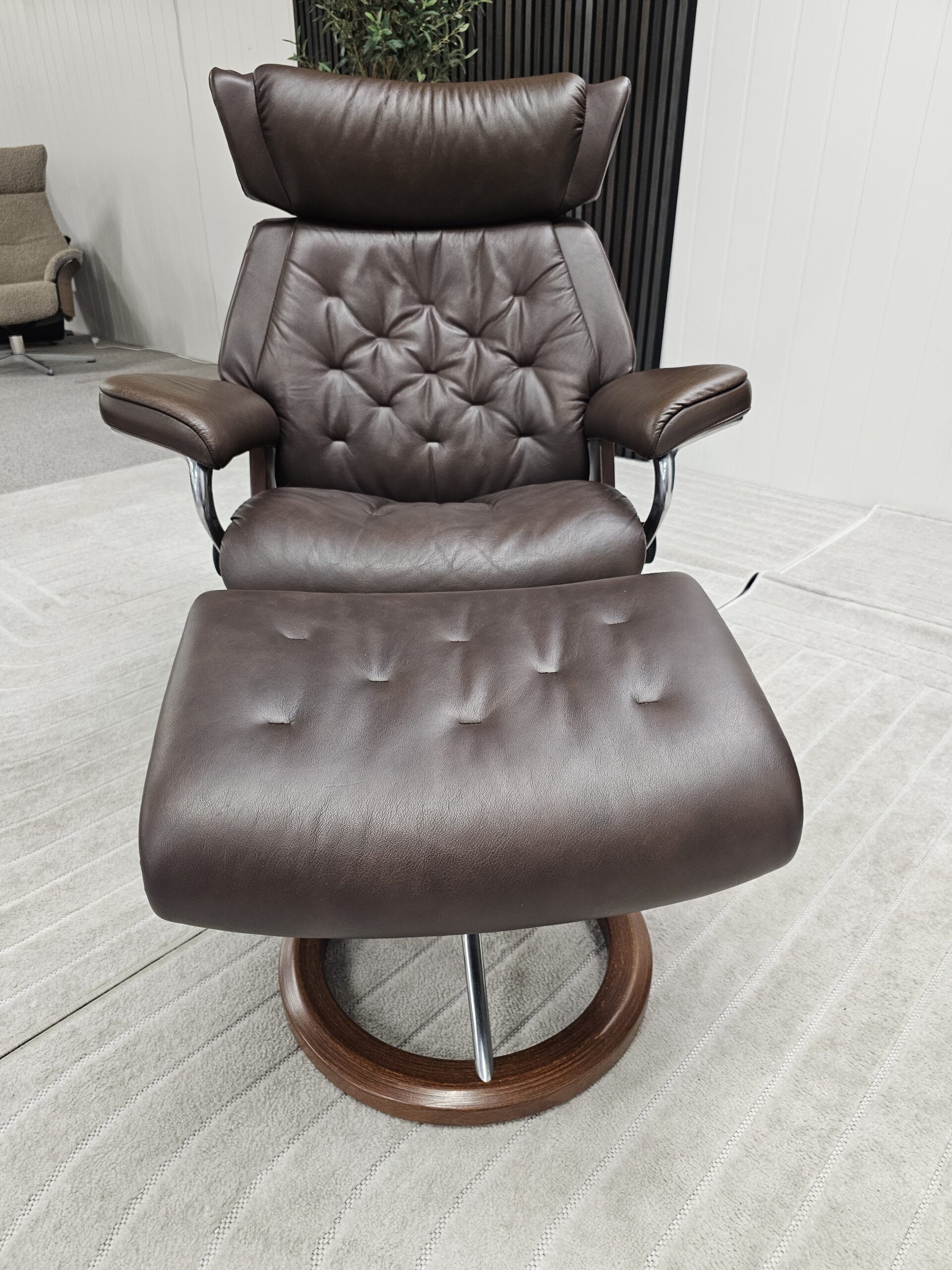 Stressless® Skyline Signature lenestol med krakk - Bilde 14