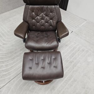 Stressless® Skyline Signature lenestol med krakk - Bilde 7