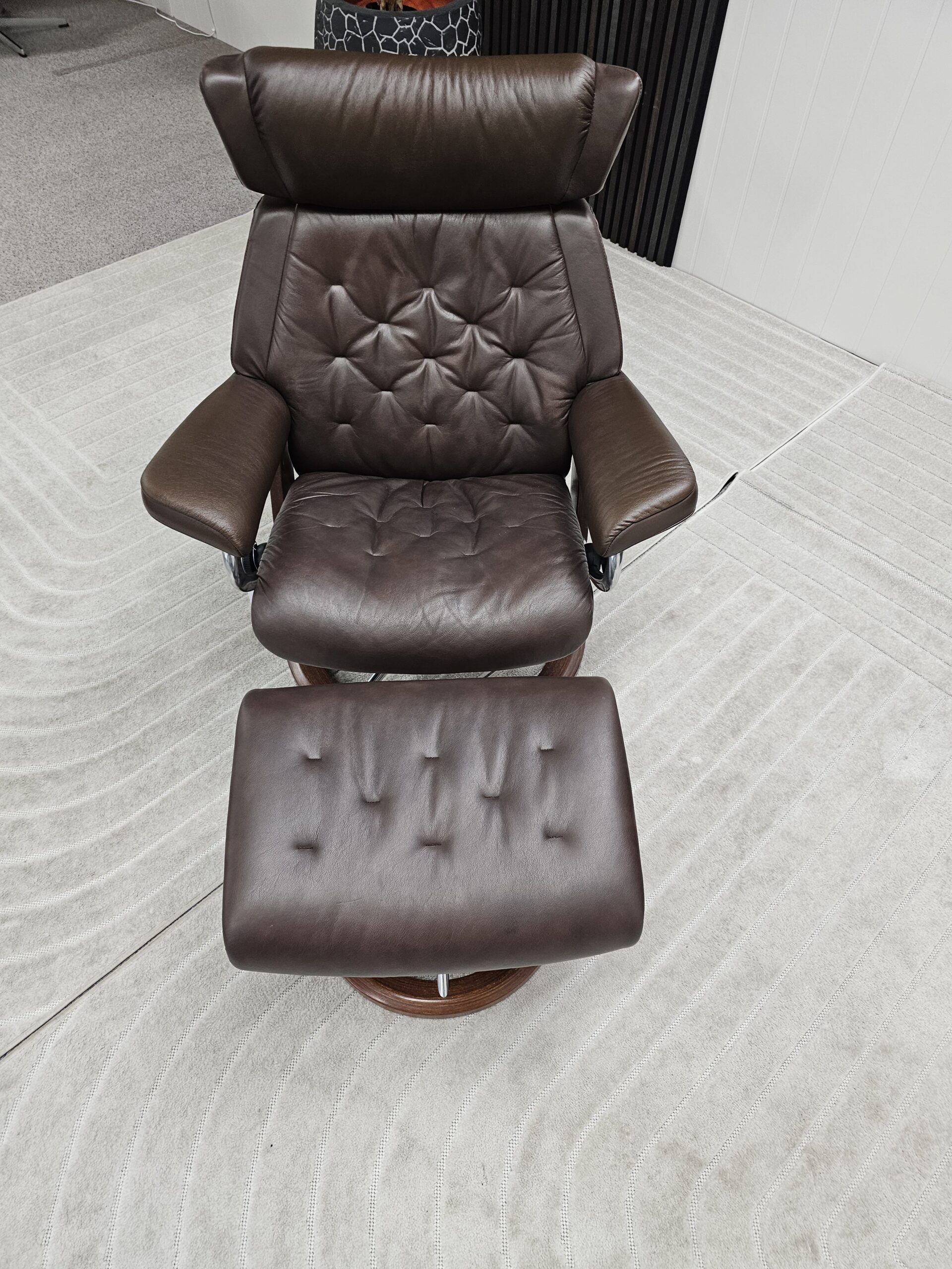 Stressless® Skyline Signature lenestol med krakk - Bilde 7