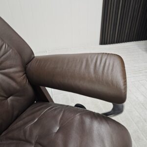 Stressless® Skyline Signature lenestol med krakk - Bilde 12