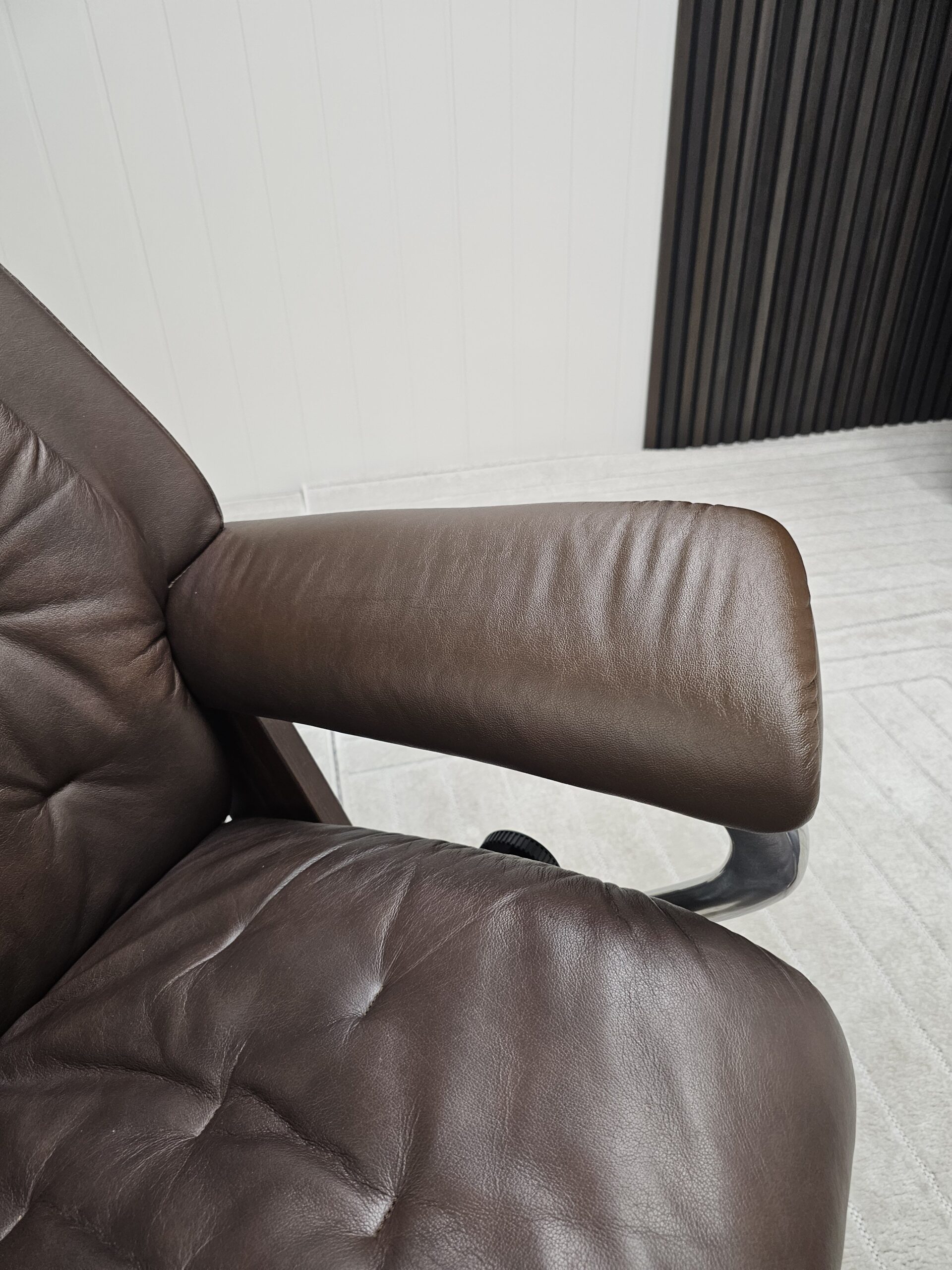 Stressless® Skyline Signature lenestol med krakk - Bilde 12