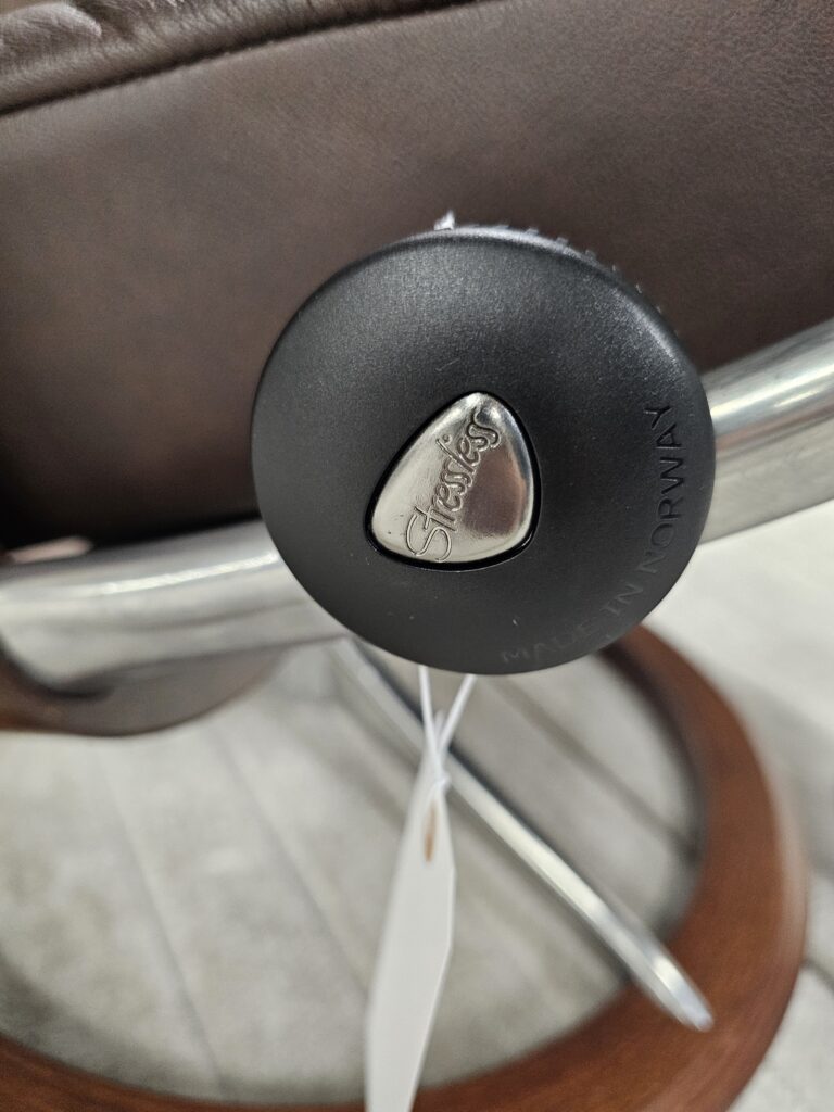 Stressless® Skyline Signature lenestol med krakk