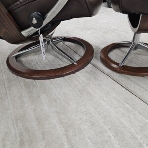 Stressless® Skyline Signature lenestol med krakk - Bilde 8