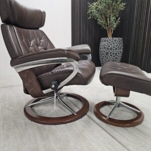 Stressless® Skyline Signature lenestol med krakk - Bilde 10