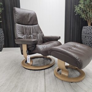Stressless® Sky lenestol med krakk - Bilde 1