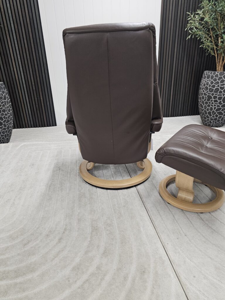 Stressless® Sky lenestol med krakk