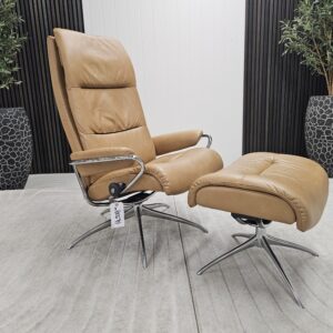 Stressless® Tokyo lenestol med høy rygg og krakk - Bilde 1