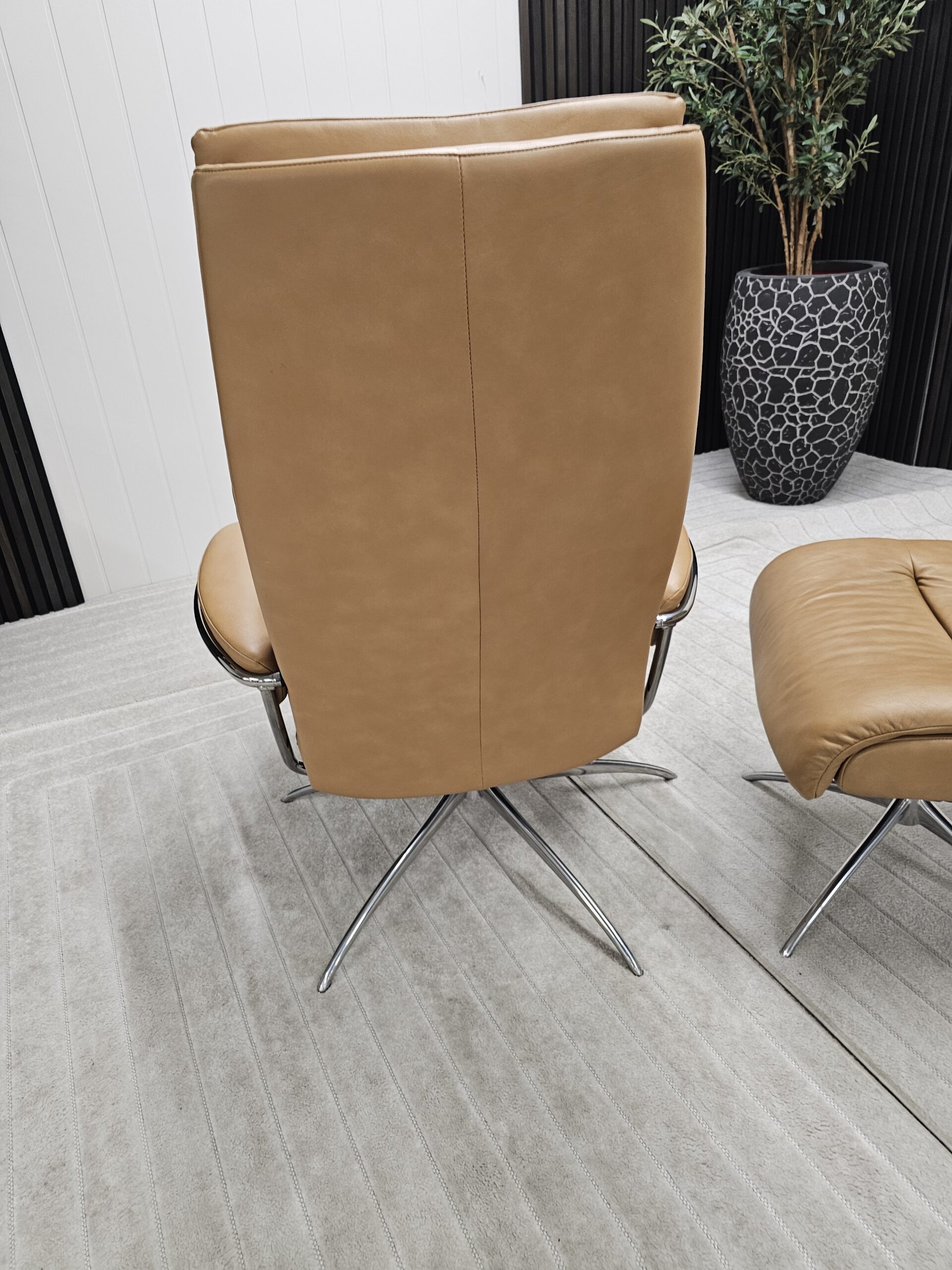 Stressless® Tokyo lenestol med høy rygg og krakk - Bilde 9