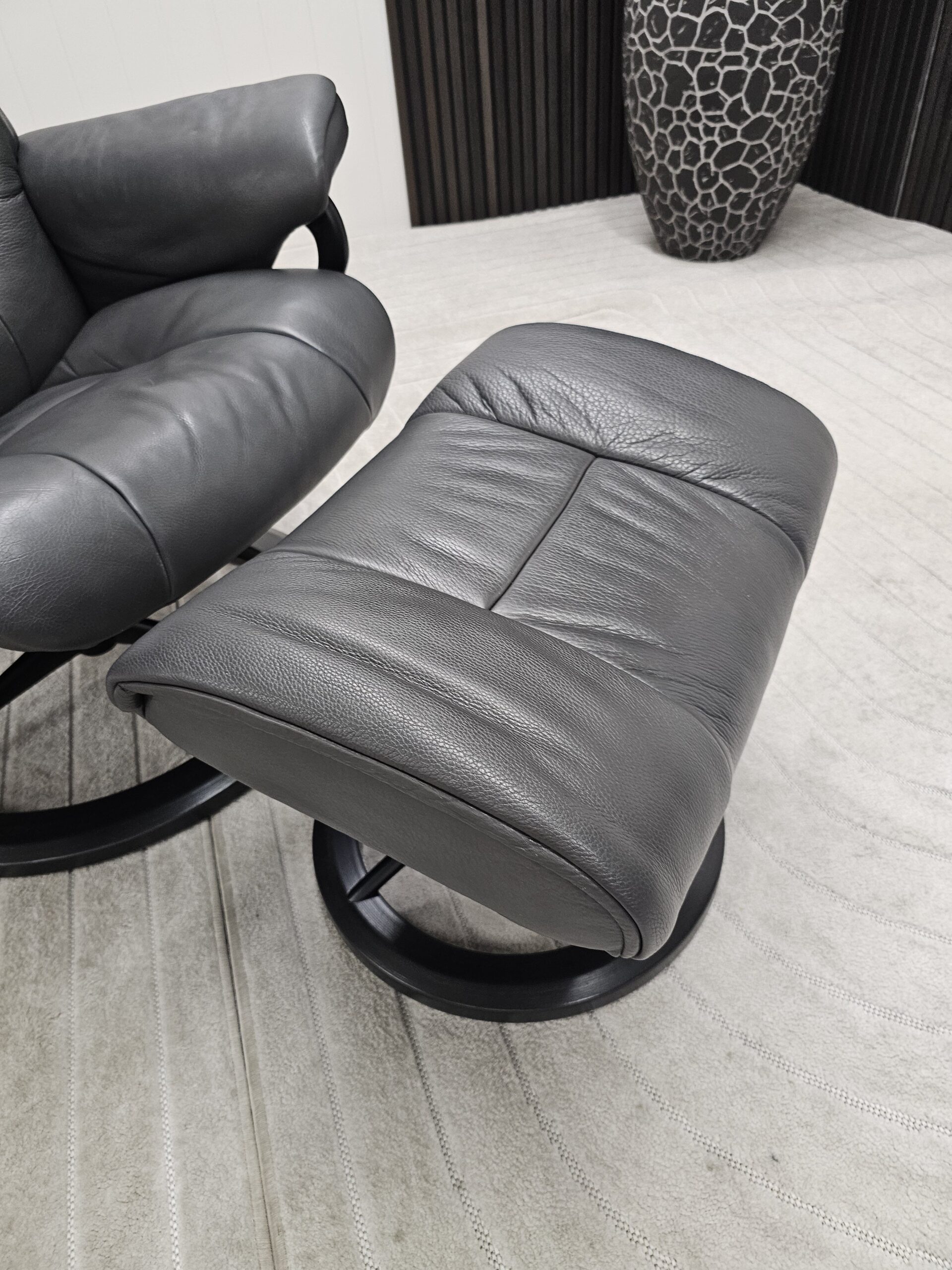 Stressless® Mayfair Signature lenestol med krakk - Bilde 7
