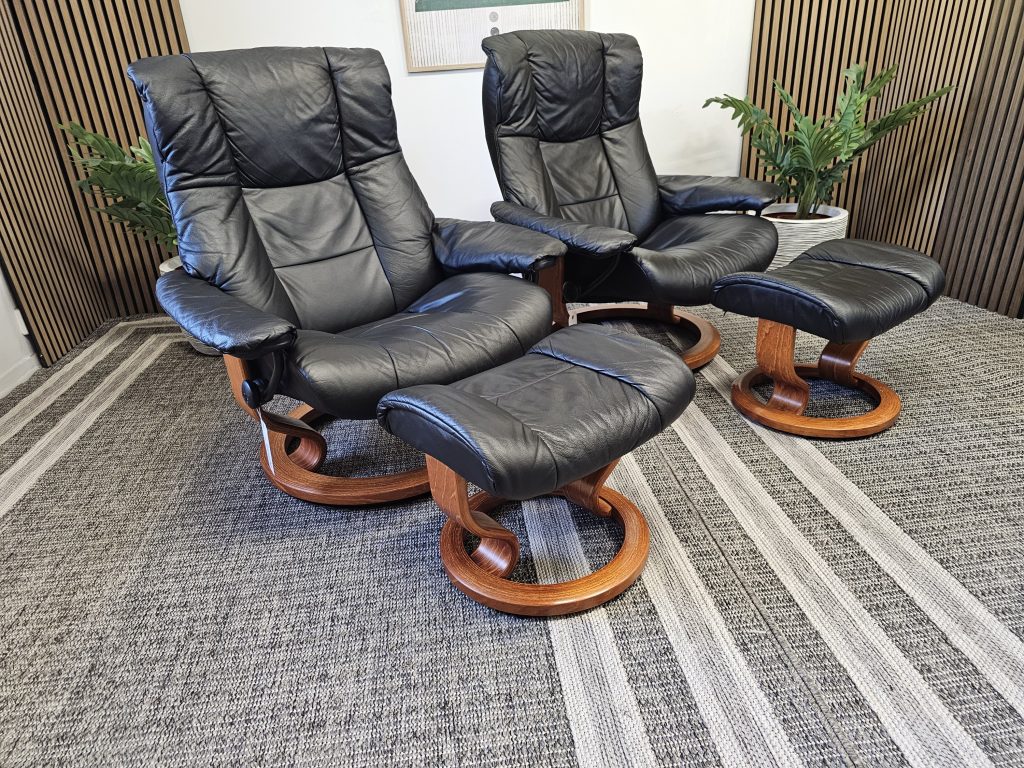 2 stk. Stressless® Mayfair lenestoler med krakk