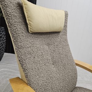 Brunstad Delta Adventure lenestol med krakk- fåreskinn - Bilde 17