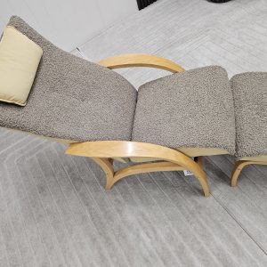 Brunstad Delta Adventure lenestol med krakk- fåreskinn - Bilde 7