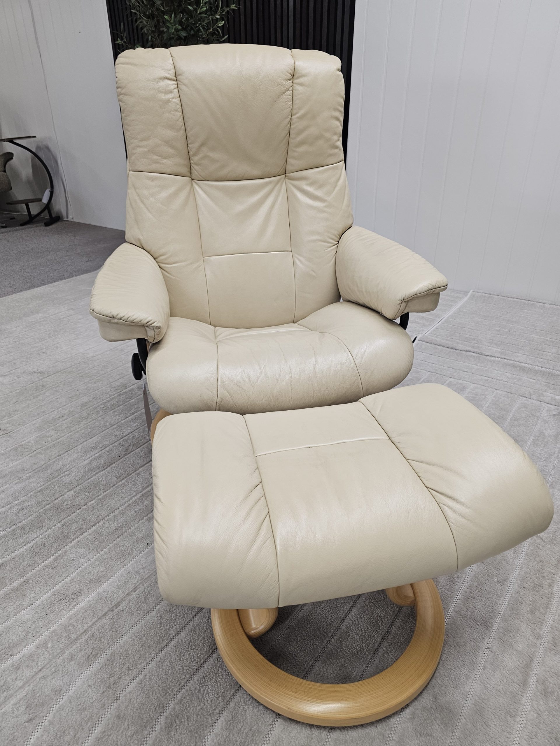 Stressless Mayfair lenestol med krakk - Bilde 5