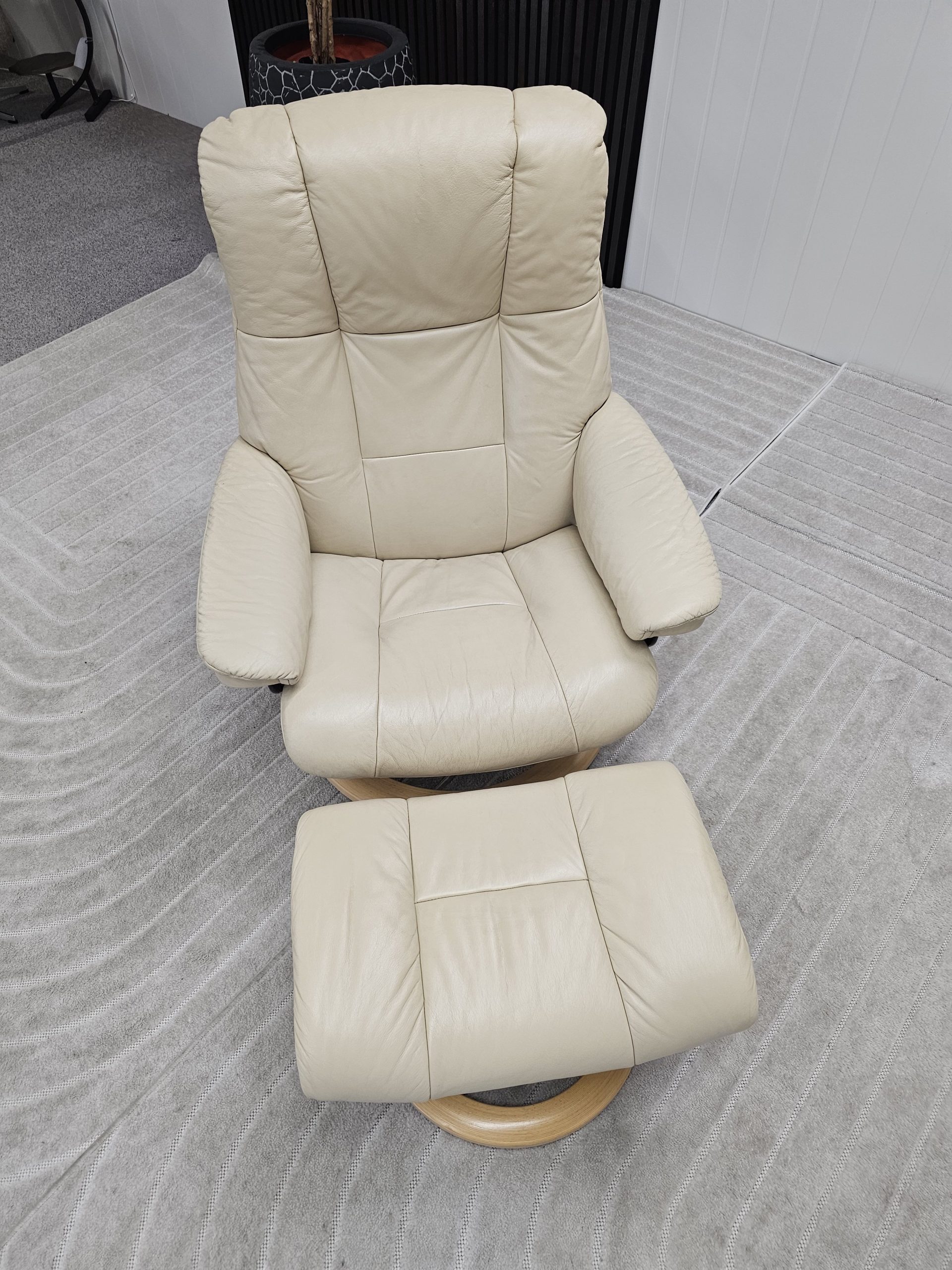 Stressless Mayfair lenestol med krakk - Bilde 12