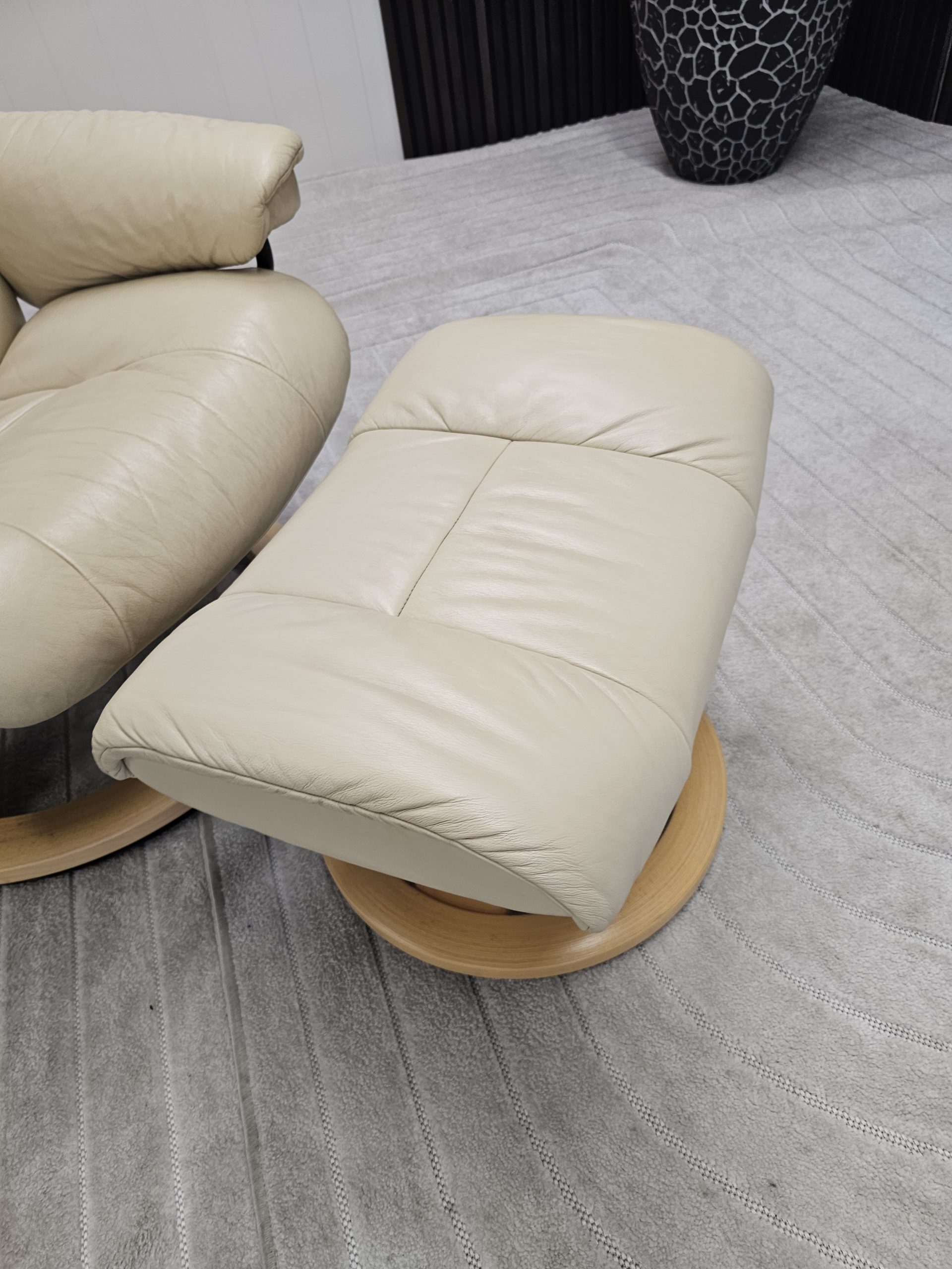 Stressless Mayfair lenestol med krakk - Bilde 16