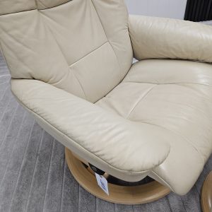 Stressless Mayfair lenestol med krakk - Bilde 8