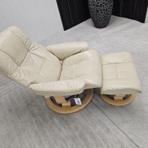Stressless Mayfair lenestol med krakk - Bilde 13