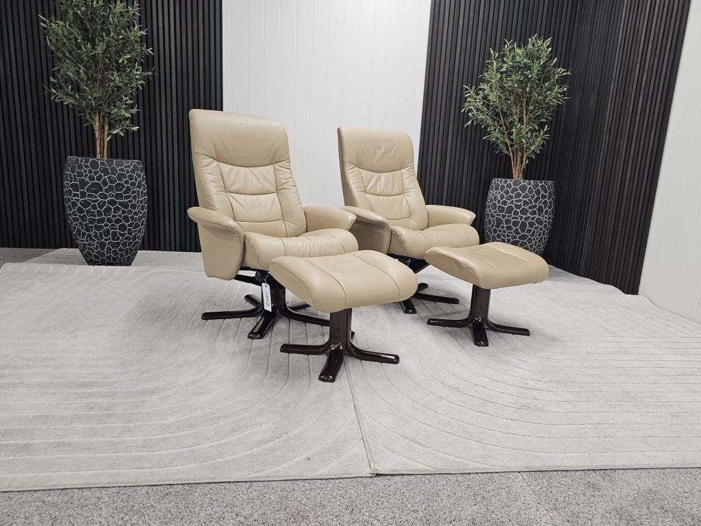 2 stk IMG Comfort lenestoler med krakk