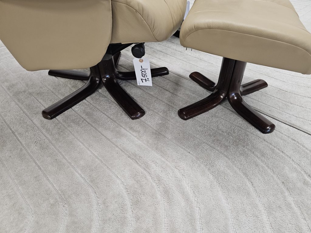 2 stk IMG Comfort lenestoler med krakk