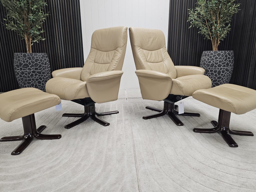 2 stk IMG Comfort lenestoler med krakk