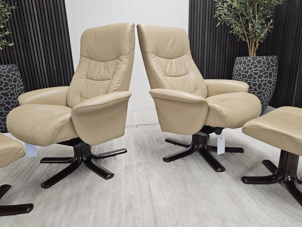 2 stk IMG Comfort lenestoler med krakk